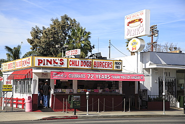 Pinks Hot Dogs, an LA Institution, La Brea Boulevard, Hollywood, Los Angeles, California, United States of America, North America