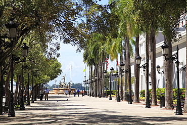 Paseo de la Princesa (Walkway of the Princess), Old San Juan, San Juan, Puerto Rico, West Indies, Caribbean, United States of America, Central America