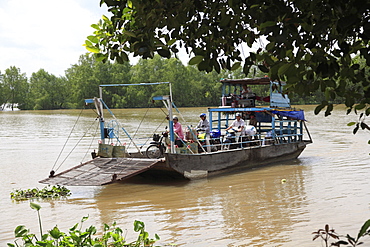 Local ferry, Mekong River, Mekong Delta, Vinh Long Province, Vietnam, Indochina, Southeast Asia, Asia