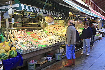 Fish and Produce Market, Kadikoy, Asian Side, Istanbul, Turkey, Anatolia, Asia Minor, Eurasia