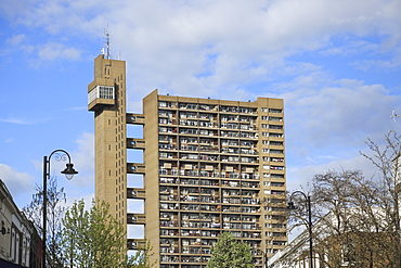 Trellick Tower, Apartments, Brutalist Architecture, architect Erno Goldfinger, Notting Hill, London, England, United Kingdom, Europe