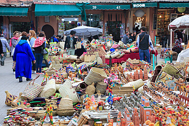 Souk, Market, Medina, UNESCO World Heritage Site, Marrakesh (Marrakech), Morocco, North Africa, Africa