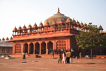 Inner courtyard of Jama Masjid, Fatehpur Sikri, UNESCO World Heritage Site, Uttar Pradesh, India, Asia

