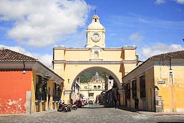 Santa Catarina Arch, Antigua, UNESCO World Heritage Site, Guatemala, Central America