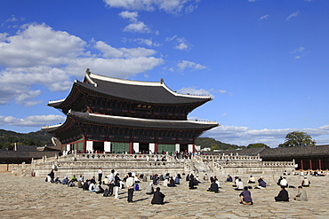 Geunjeongjeon, main palace pavilion, Gyeongbokgung Palace (Palace of Shining Happiness), Seoul, South Korea, Asia