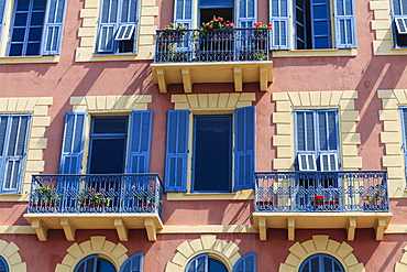 Old Town architecture, Nice, Alpes Maritimes, Provence, Cote d'Azur, French Riviera, France, Europe