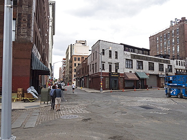 DUMBO (Down Under Brooklyn Bridge Overpass), Brooklyn, New York, United States of America, North America