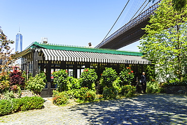 Brooklyn Bridge and the River Cafe below, Brooklyn, New York City, New York, United States of America, North America