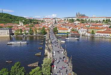 High angle view of Charles Bridge looking towards the Castle District, Royal Palance and St. Vitus's Cathedral, UNESCO World Heritage Site, Prague, Czech Republic, Europe