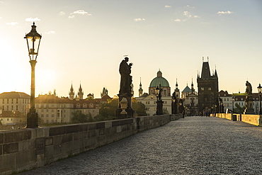 Sunrise on Charles Bridge, UNESCO World Heritage Site, Prague, Czech Republic, Europe