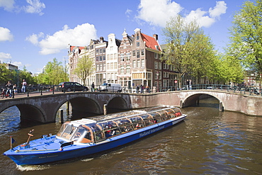 Cruise boat on the Keizersgracht, Amsterdam, Netherlands, Europe