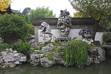 The Exquisite Jade Rock, Yu Yuan (Yuyuan) Gardens, Shanghai, China, Asia