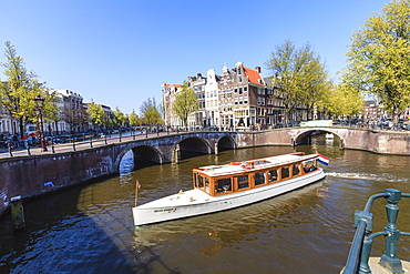 Tourist boat on the Keizersgracht Canal, Amsterdam, Netherlands, Europe