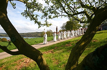 St.-Guenole procession at Landevennec abbey, Landevennec, Finistere, Brittany, France, Europe