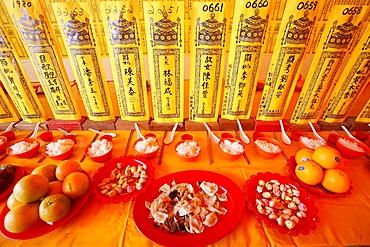 Altar, Kek Lok Si Temple in Penang, Malaysia, Southeast Asia, Asia