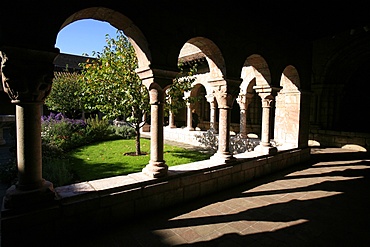 Cuxa cloister dating from the 12th century, Cloisters of New York, New York, United States of America, North America