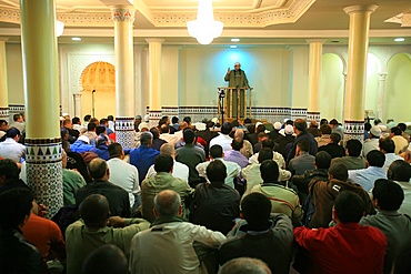 Imam Tarek Oubrou preaching in Bordeaux mosque before Friday prayers, Bordeaux, Gironde, France, Europe