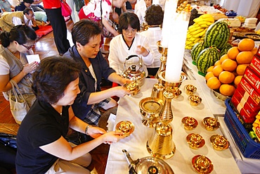 Buddhist ceremony for the dead at Bongeunsa temple, Seoul, South Korea, Asia