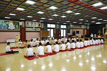 Buddhist meal with traditional bowls, Seoul, South Korea, Asia