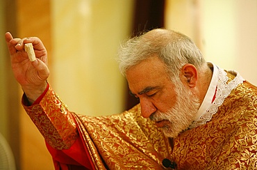 Melkite priest Emile Shoufani celebrating Mass in Nazareth, Galilee, Israel, Middle East