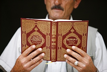 Bektachi reading Koran, Kruja, Albania, Europe