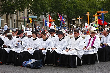 Mass on Place Vauban at the end of a traditional Catholic pilgrimage organised by Saint Pie X Fraternity, Paris, France, Europe