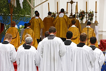 Mass during a traditional Catholic pilgrimage, Villepreux, Yvelines, France, Europe