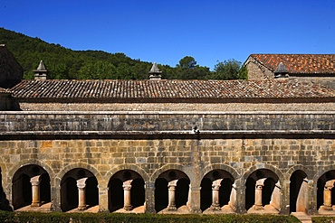 Thoronet abbey cloister, Thoronet, Var, Provence, France, Europe