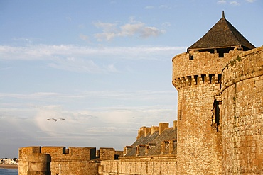 Saint-Malo city wall, St. Malo, Ille-et-Vilaine, Brittany, France, Europe