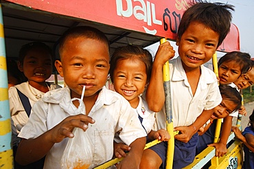 Cambodian children on the way to school, Siem Reap, Cambodia, Indochina, Southeast Asia, Asia