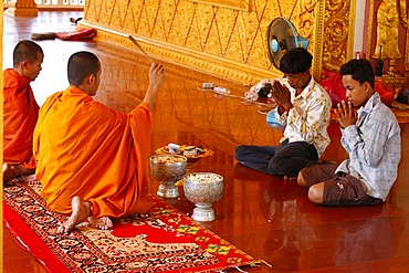 Buddhist ceremony in a Cambodian pagoda, Siem Reap, Cambodia, Indochina, Southeast Asia, Asia