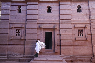 Faithful entering a Lalibela church, Ethiopia, Africa