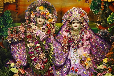 Krishna and Rada statues in Bhaktivedanta Manor ISKCON (Hare Krishna) temple, Watford, Hertfordshire, England, United Kingdom, Europe