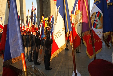 War veterans at the Arc de Triomphe, Paris, France, Europe