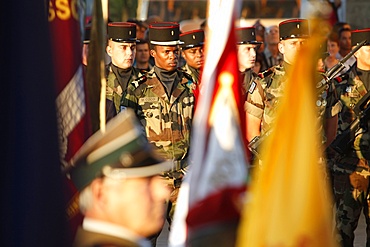 Soldiers at the Arc de Triomphe, Paris, France, Europe