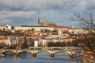 St. Vitus Cathedral, Prague Castle and Vltava River, UNESCO World Heritage Site, Prague, Czech Republic, Europe