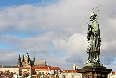 John of Nepomuk Statue on Charles bridge, UNESCO World Heritage Site, Prague, Czech Republic, Europe