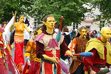 Costume parade at the medieval festival of Provins, UNESCO World Heritage Site, Seine-et-Marne, Ile-de-France, France, Europe