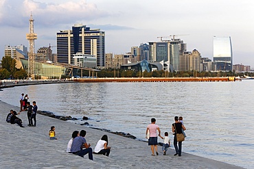 Baku boulevard, a promenade running parallel to the Caspian seafront, Baku, Azerbaijan, Central Asia, Asia