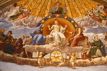 Painting of the Disputation over the Most Holy Sacrament, 1509-1510. Raphael, Room of the Segnatura, Vatican Museum, Vatican, Rome, Lazio, Italy, Europe