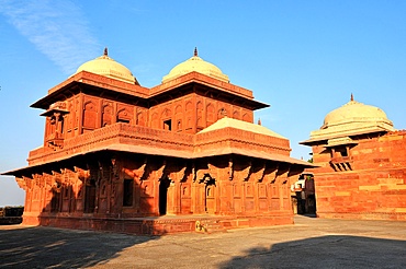 Finely sculpted Palace dating from the 16th century, Fatehpur Sikri, UNESCO World Heritage Site, Uttar Pradesh, India, Asia