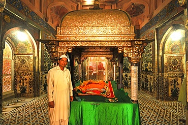 Tomb of Salim Chishti, Jama Masjid mosque at Fatehpur Sikri, Uttar Pradesh, India, Asia