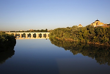 Roman Bridge over the Rio Guadalquivir, UNESCO World Heritage Site, Cordoba, Andalusia, Spain, Europe