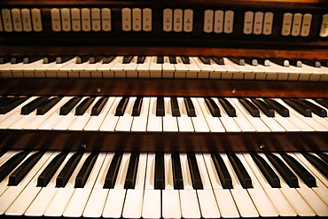 Organ, Notre-Dame du Perpetuel Secours Basilica, Paris, France, Europe