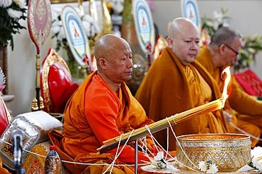 Buddhist ceremony, Magha Puja, Wat Velouvanaram, Bussy Saint Georges, Seine et Marne, France, Europe