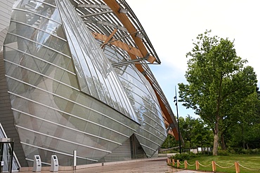 Louis Vuitton Foundation (Fondation Louis-Vuitton), Art Museum, Architect Frank Gehry, Paris, France, Europe