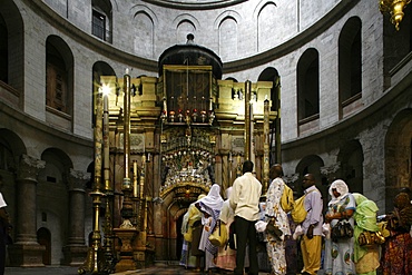 Tomb of Jesus at Church of the Holy Sepulchre, Old City, Jerusalem, Israel, Middle East