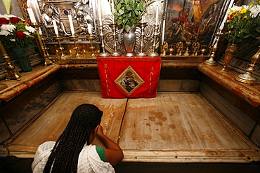 Tomb of Jesus at Church of the Holy Sepulchre, Old City, Jerusalem, Israel, Middle East