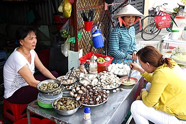 Street seafood, Vietnamese restaurant, Hi Chi Minh City, Vietnam, Indochina, Southeast Asia, Asia