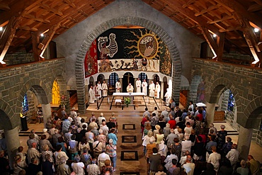 Catholic Mass, Notre-Dame de Toute Grace du Plateau d'Assy (Our Lady Full of Grace of the Plateau d'Assy), Haute-Savoie, France, Europe